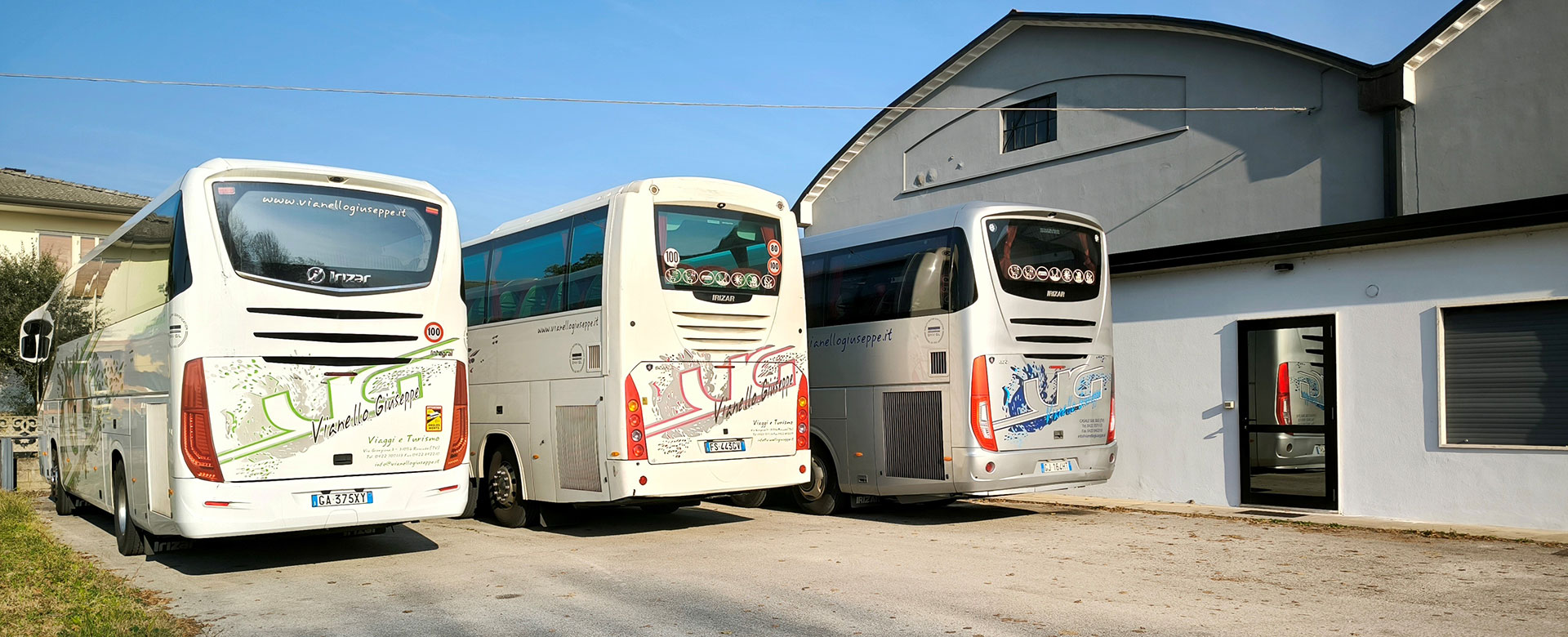 Scopri la nostra flotta: pullman e furgoni per turismo e disabili